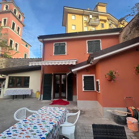 Very Flat In * Lerici