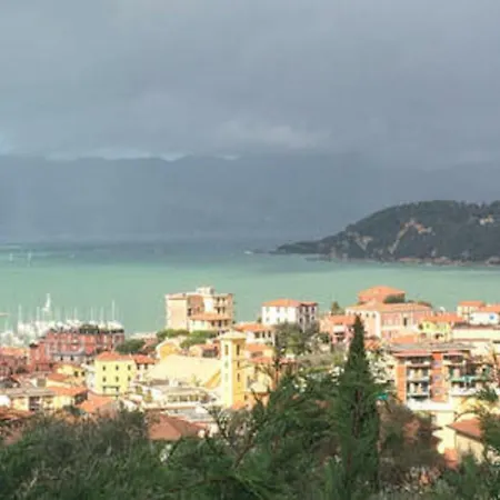 Very Flat In Lerici